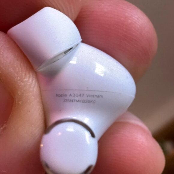 AirPods Pro 2 2nd Gen A3047 RIGHT replacement - Picture 4 of 4